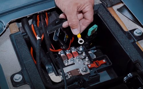 Fiat Ducato Wohnmobil Solaranlage installieren Kabel anschließen Batterie