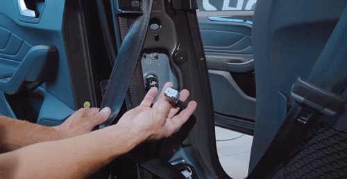 Ford Focus 2018 - Kabel abgreifen hintere Lautsprecher