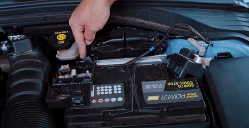 Hyundai i30 N Soundsystem einbauen mit Subwoofer Stromkabel verlegen