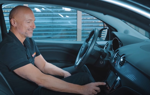 Opel Adam DSP-Endstufe Subwoofer einbauen Soundcheck