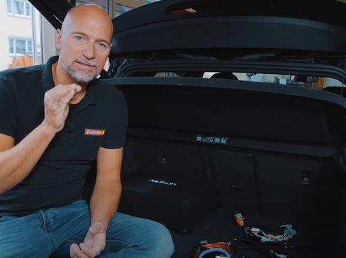 VW T-Roc Aktiv-Subwoofer Lautsprecher einbauen Überblick