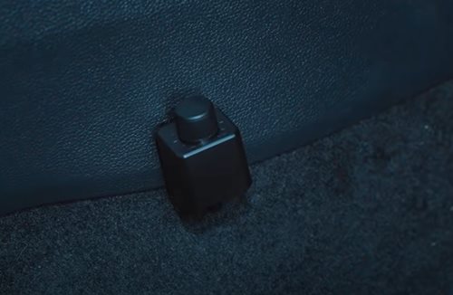 VW T-Roc Aktiv-Subwoofer Lautsprecher einbauen Pegelregler