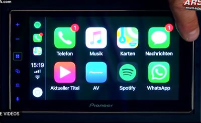 Apple CarPlay ist beim SPH-DA130DAB von Pioneer integriert
